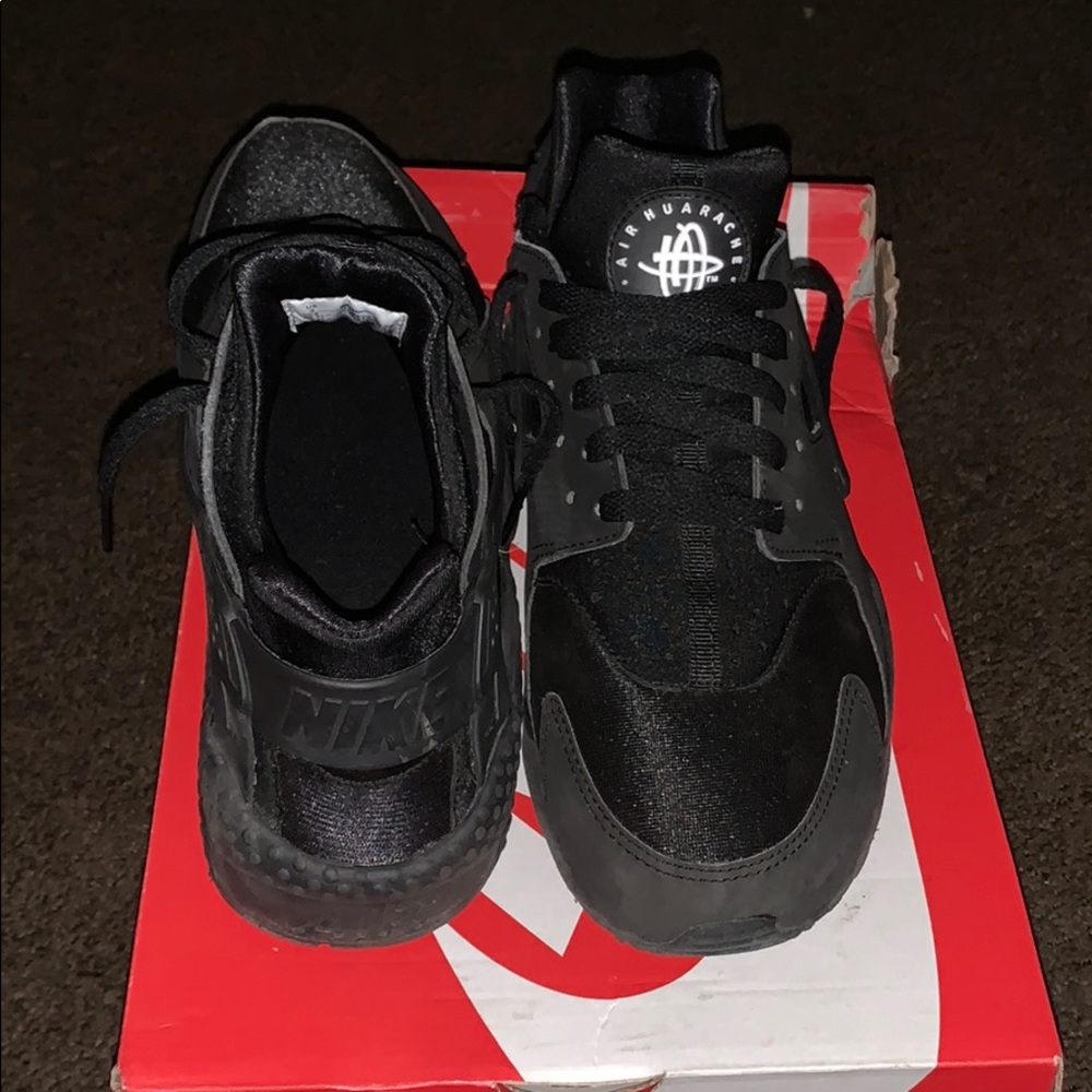 Black huarache